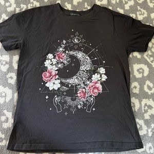 Streetwear Society graphic t-shirt size small